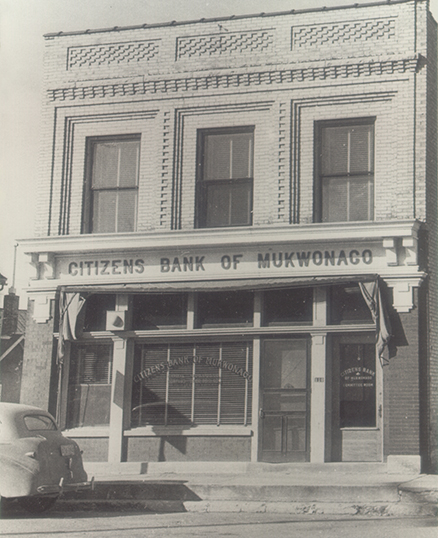 Citizens Bank building in the 1940s